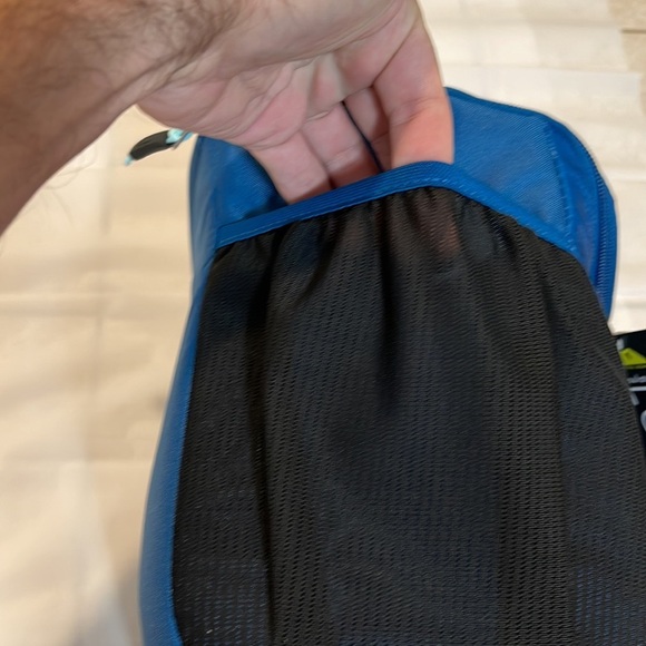 Arctic zone lunch bag with lock and lock storage with ice packs - Picture 5 of 14